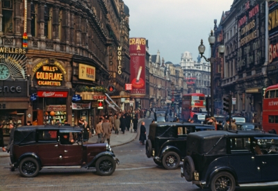 Piccadilly Circus 1949.jpg. Click on the picture to enlarge